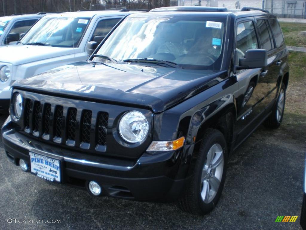 2011 Patriot Sport - Brilliant Black Crystal Pearl / Dark Slate Gray/Light Pebble photo #1