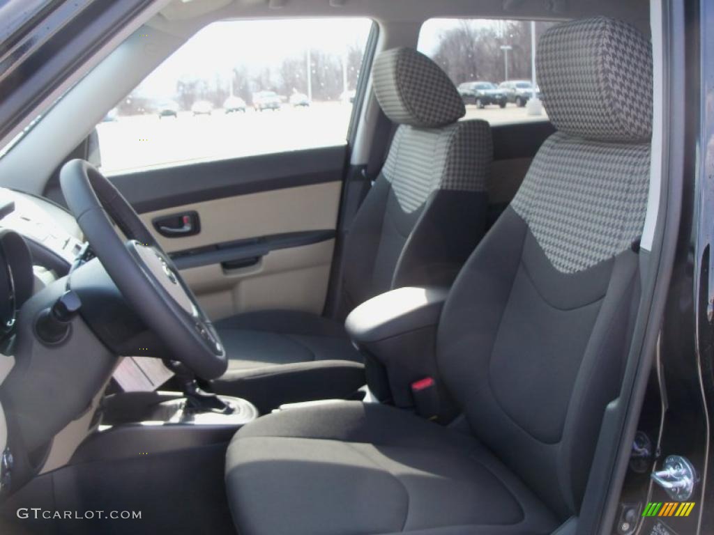 Sand/Black Houndstooth Cloth Interior 2011 Kia Soul ! Photo #47503051