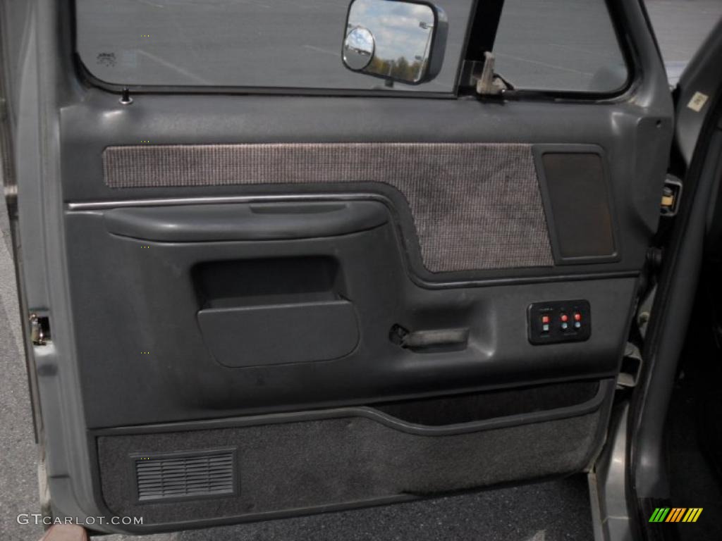 1990 Ford F150 XLT Lariat Regular Cab Dark Charcoal Door Panel Photo #47509729
