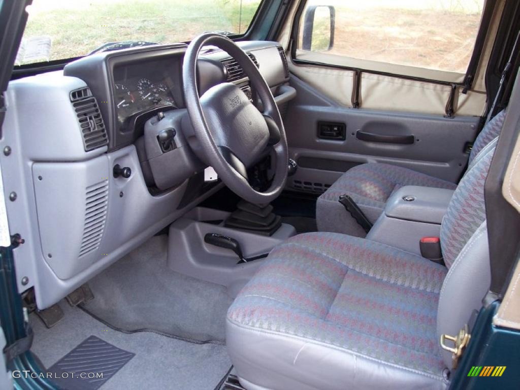 Gray Interior 1998 Jeep Wrangler SE 4x4 Photo #47510446