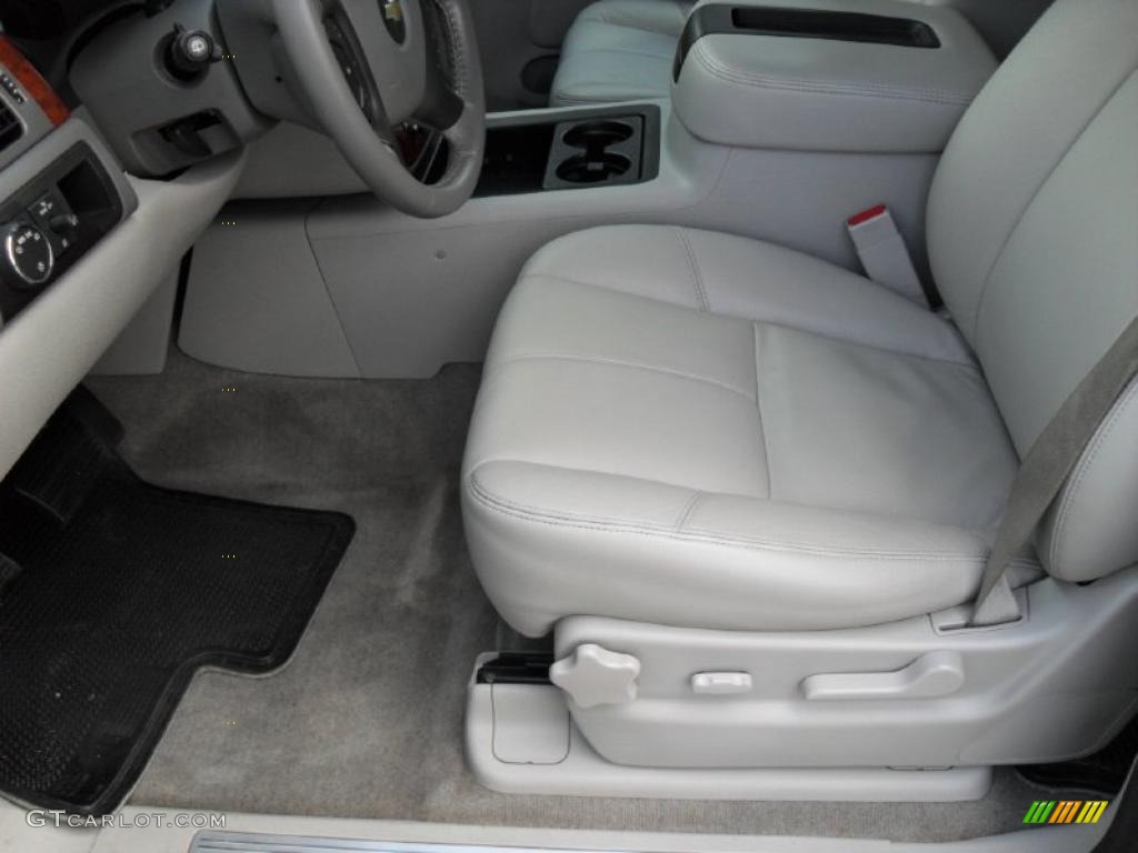 Light Titanium/Dark Titanium Interior 2008 Chevrolet Suburban 1500 LT Photo #47510464