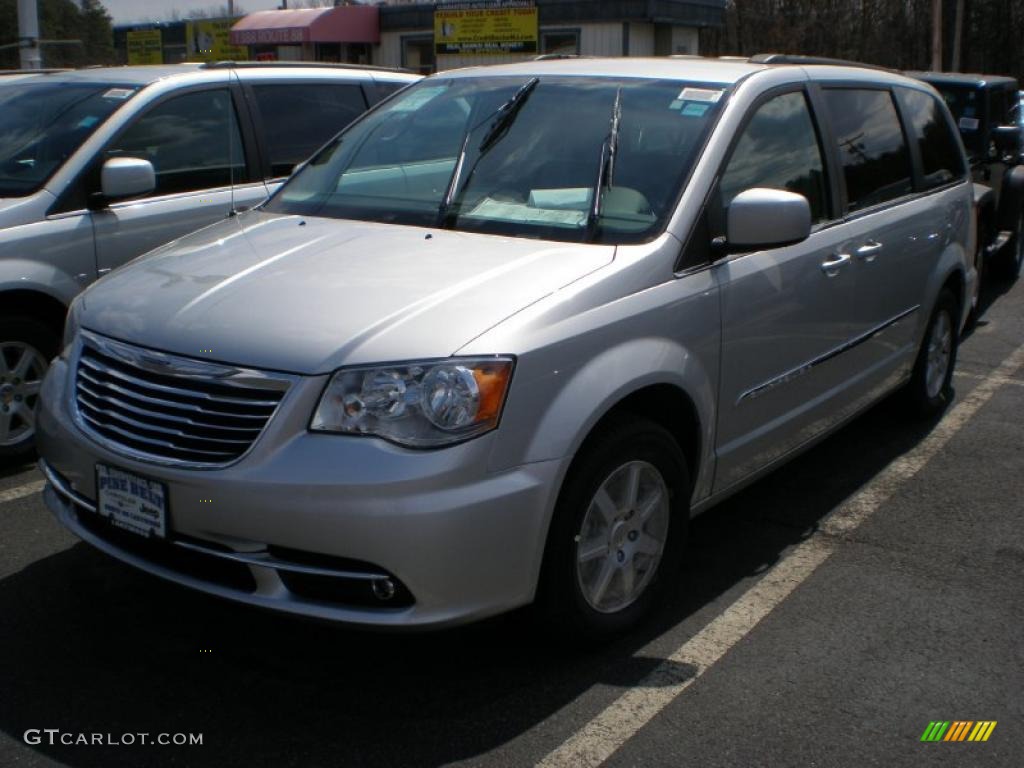 2011 Town & Country Touring - Bright Silver Metallic / Black/Light Graystone photo #1