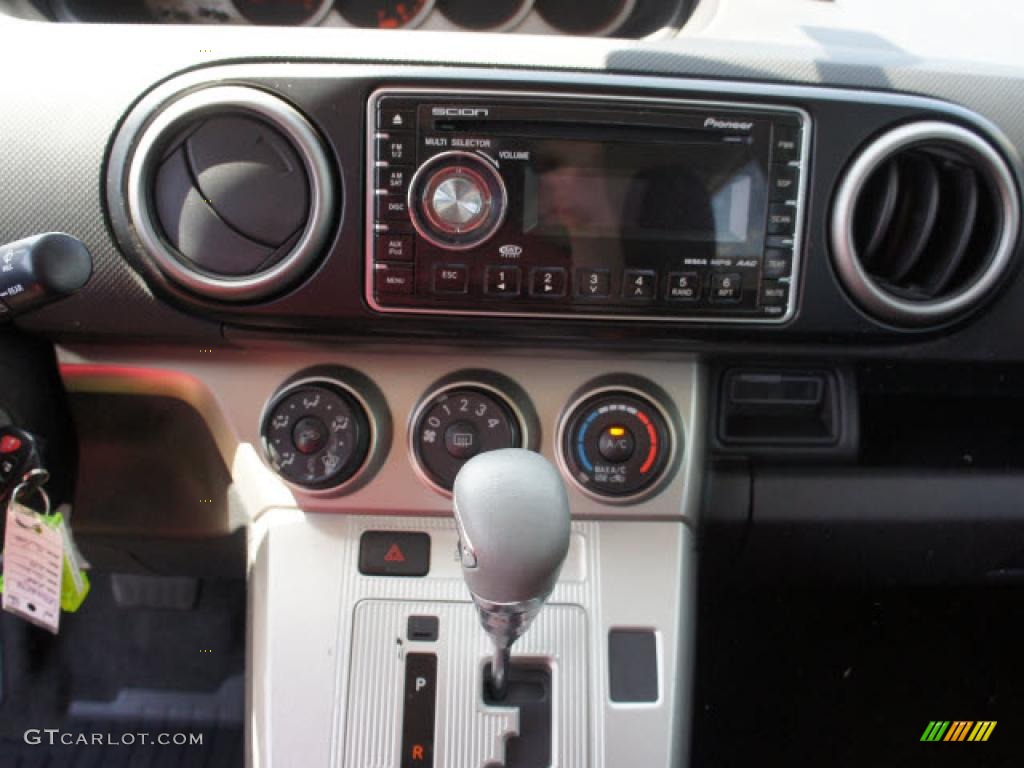 2008 xB  - Classic Silver Metallic / Dark Gray photo #11