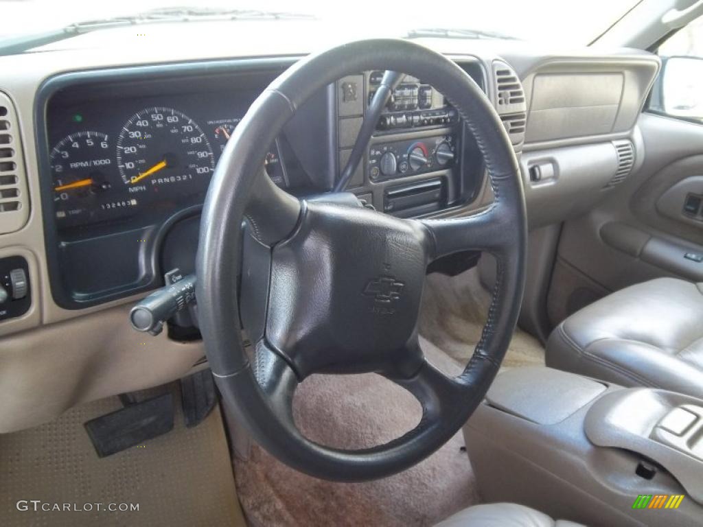 1999 Chevrolet Suburban C1500 LT Neutral Steering Wheel Photo #47512375