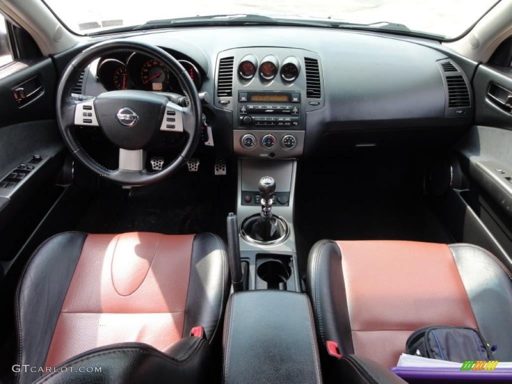 2006 Nissan Altima 3.5 SE-R Charcoal/Red Dashboard Photo #47514073