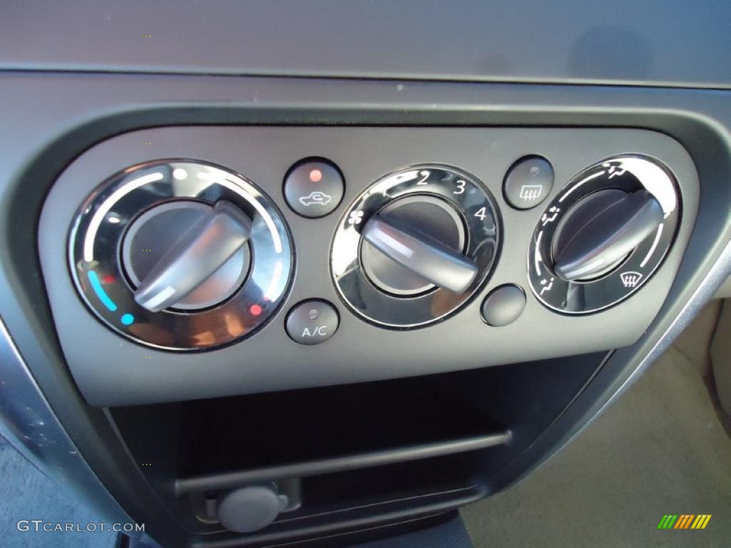 2009 Suzuki SX4 Sedan LE Controls Photo #47515669