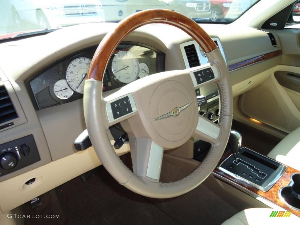 2008 Chrysler 300 C HEMI Medium Pebble Beige/Cream Steering Wheel Photo #47515774