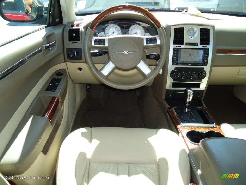 2008 Chrysler 300 C HEMI Medium Pebble Beige/Cream Dashboard Photo #47515810
