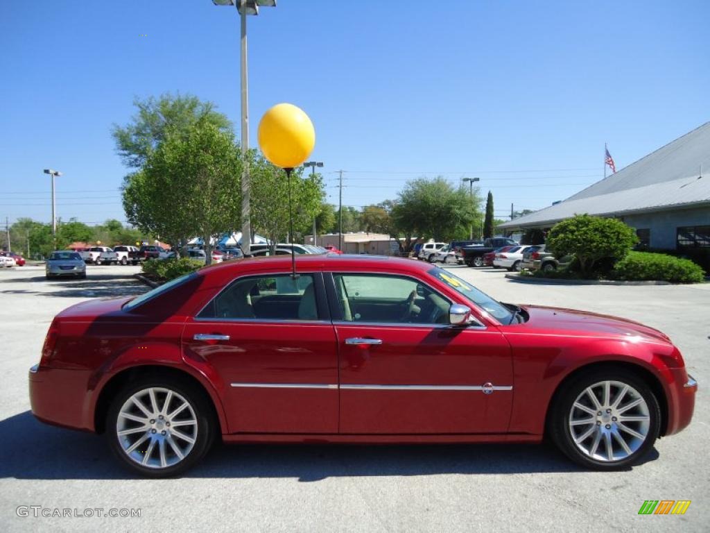 2008 300 C HEMI - Inferno Red Crystal Pearl / Medium Pebble Beige/Cream photo #13