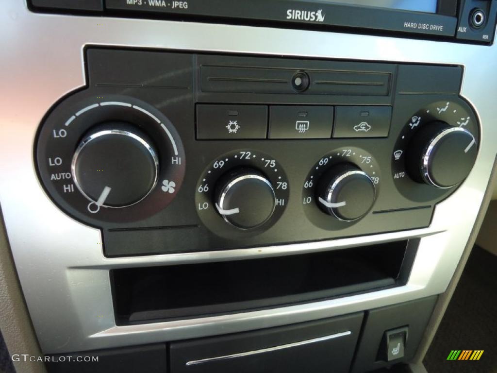 2008 Chrysler 300 C HEMI Controls Photo #47516074