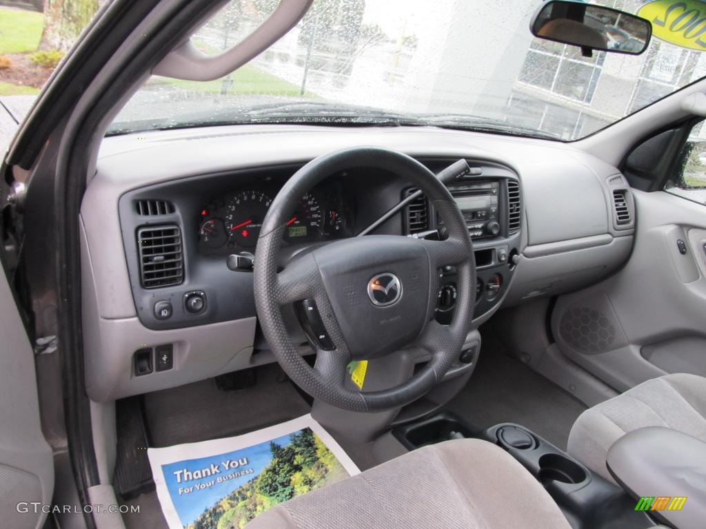 Gray Interior 2002 Mazda Tribute LX V6 4WD Photo #47517223