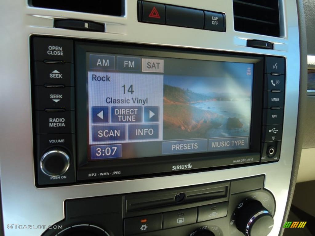 2008 Chrysler 300 C HEMI Heritage Edition Controls Photo #47517580