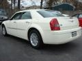 Cool Vanilla White - 300 Touring Photo No. 3