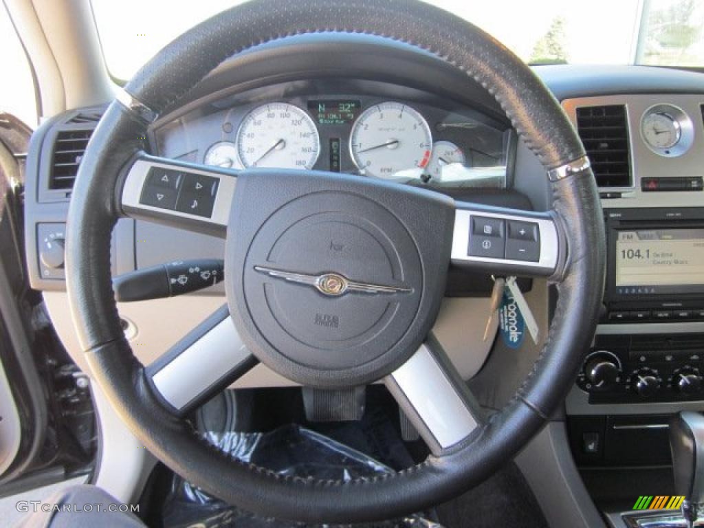 2007 Chrysler 300 C SRT8 Dark Slate Gray/Light Graystone Steering Wheel Photo #47518798