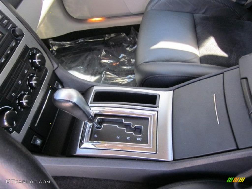2007 Chrysler 300 C SRT8 5 Speed Automatic Transmission Photo #47518834