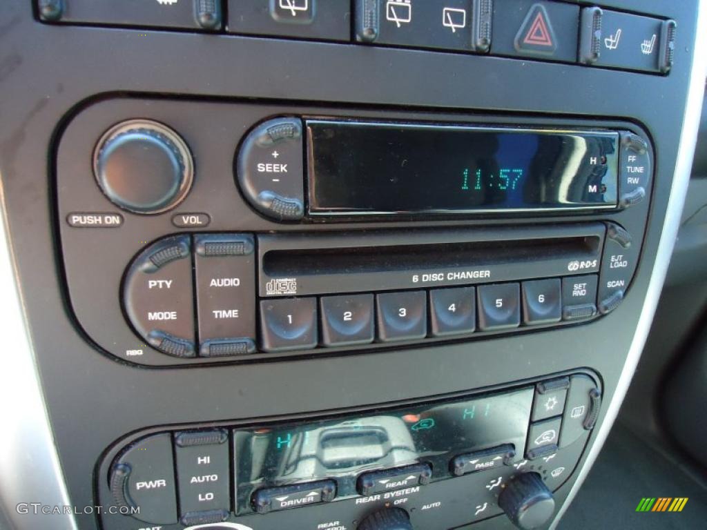 2006 Chrysler Town & Country Touring Controls Photo #47519197