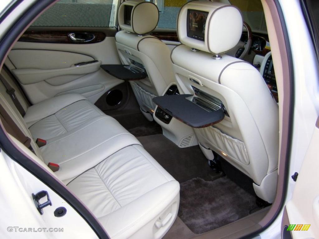 2006 XJ Super V8 - White Onyx / Ivory photo #18