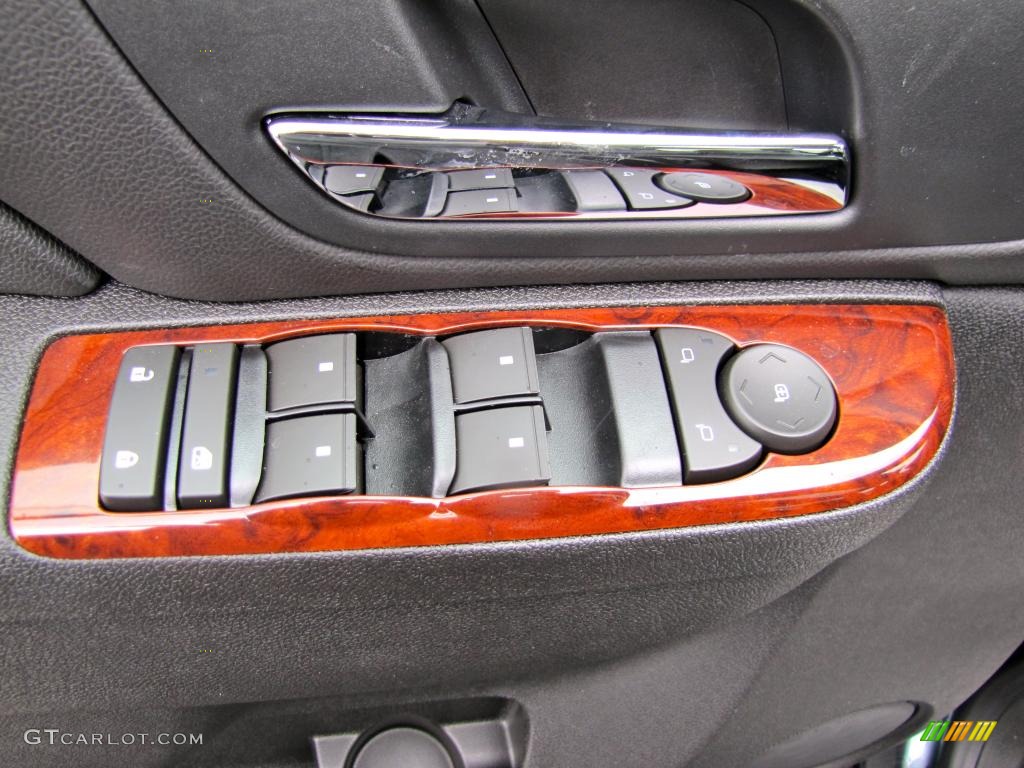 2011 Chevrolet Avalanche LT 4x4 Controls Photo #47520361