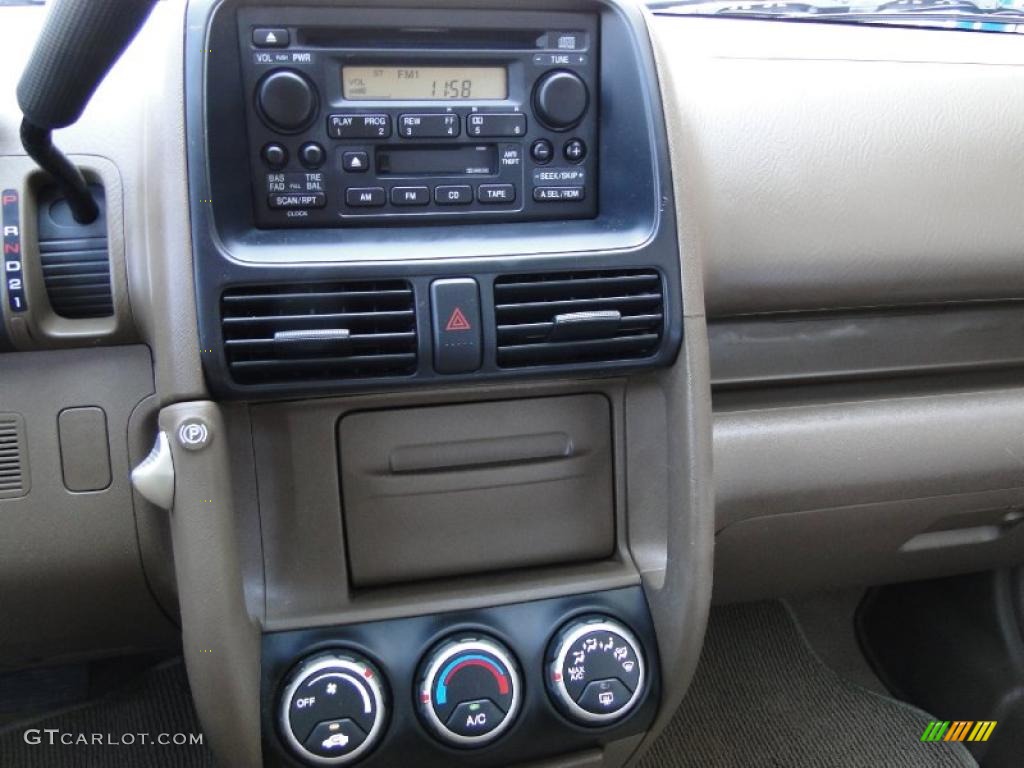 2003 Honda CR-V LX Controls Photo #47520523