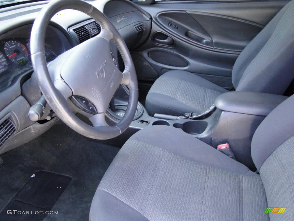 Dark Charcoal Interior 2004 Ford Mustang V6 Coupe Photo #47522188
