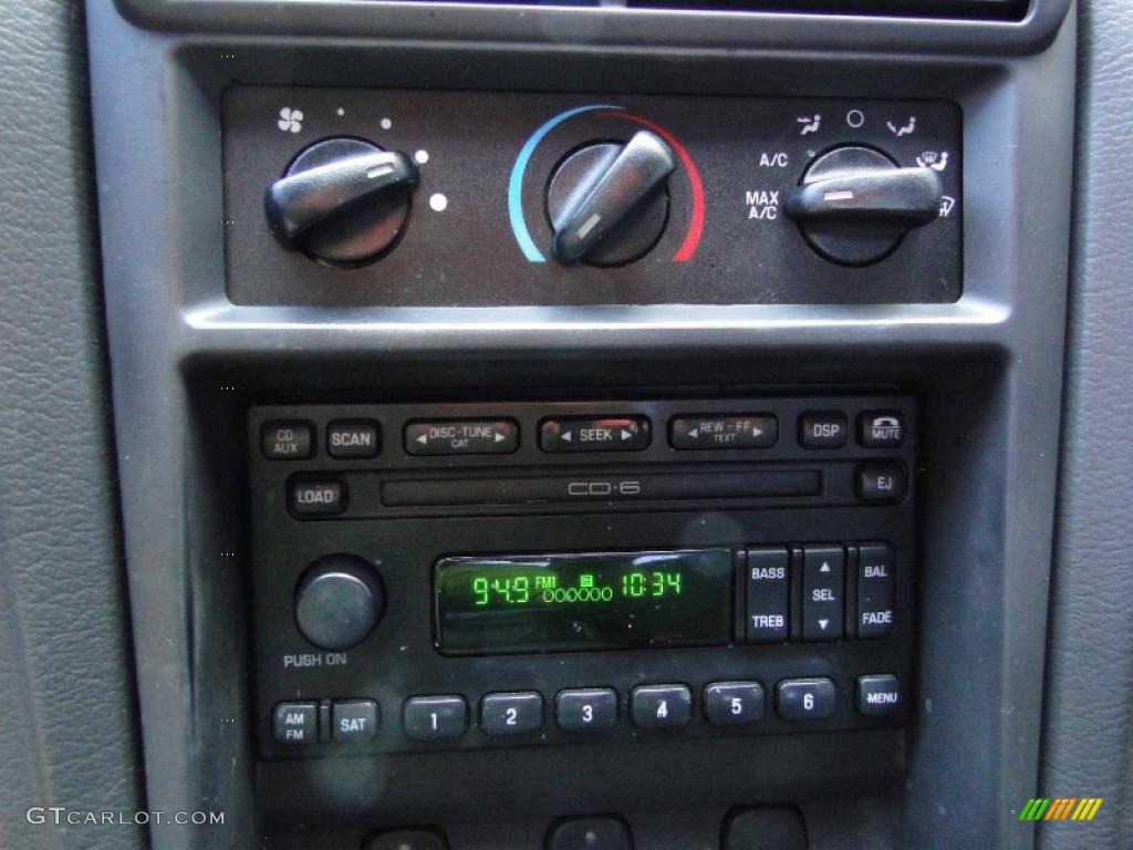 2004 Ford Mustang V6 Coupe Controls Photo #47522233