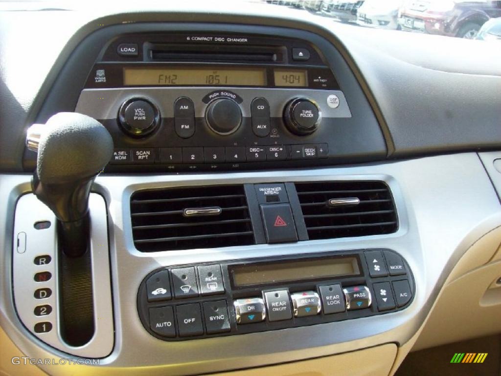 2010 Honda Odyssey EX Controls Photo #47522257