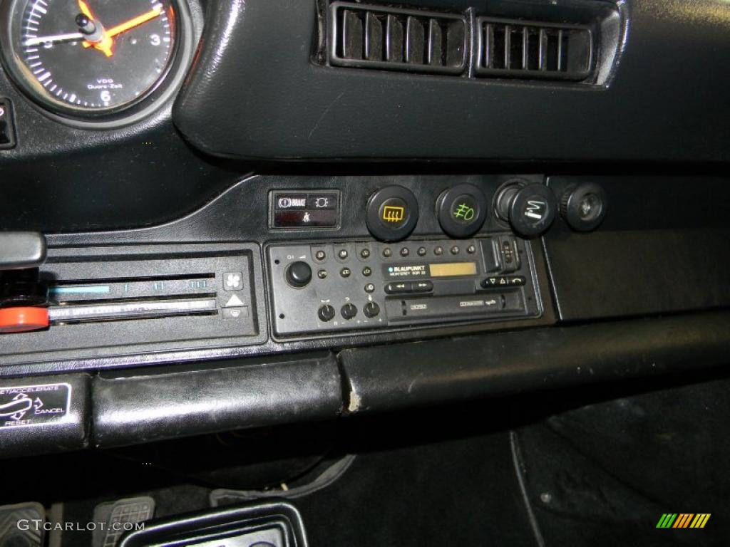 1984 Porsche 911 Carrera Targa Controls Photo #47524105