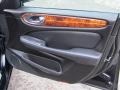 Ebony Black - XJ Vanden Plas Photo No. 42