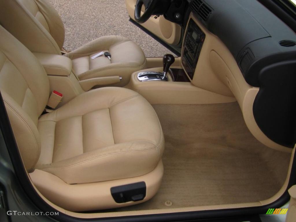Beige Interior 2003 Volkswagen Passat GLX Wagon Photo #47526160