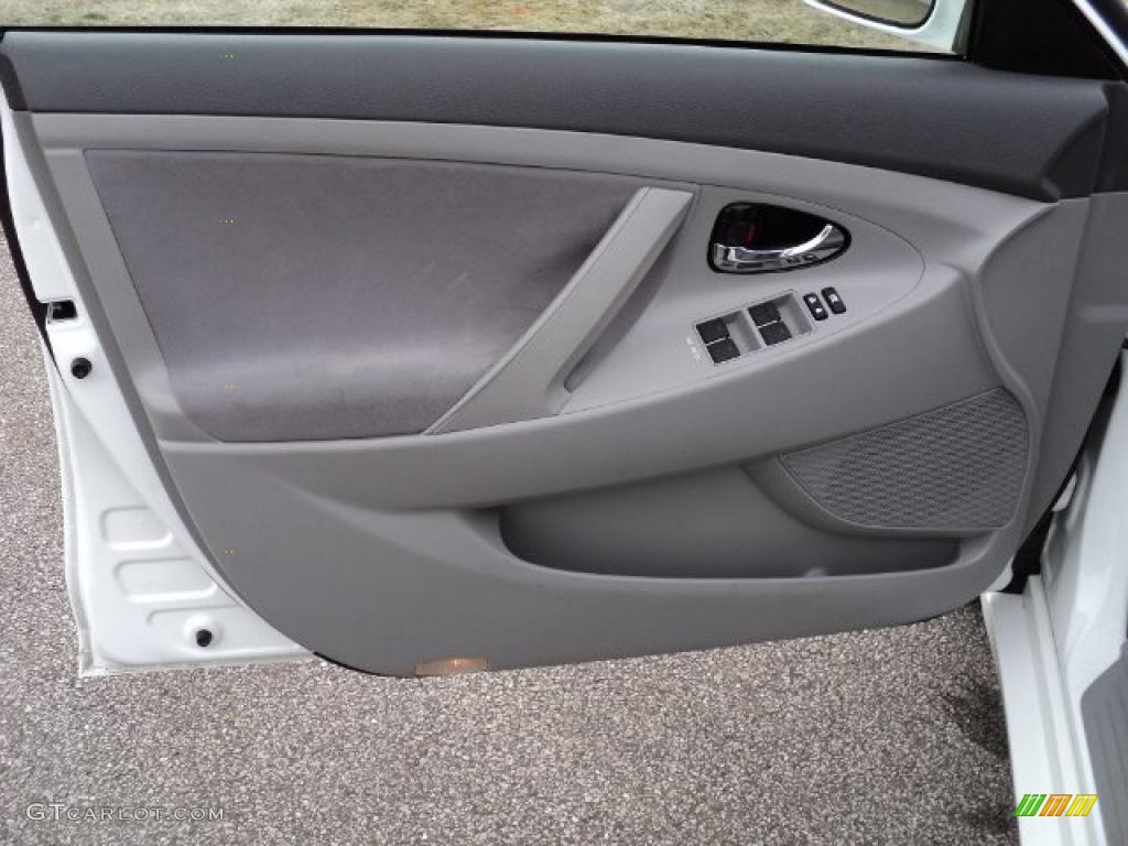 2010 Camry LE - Super White / Ash Gray photo #7