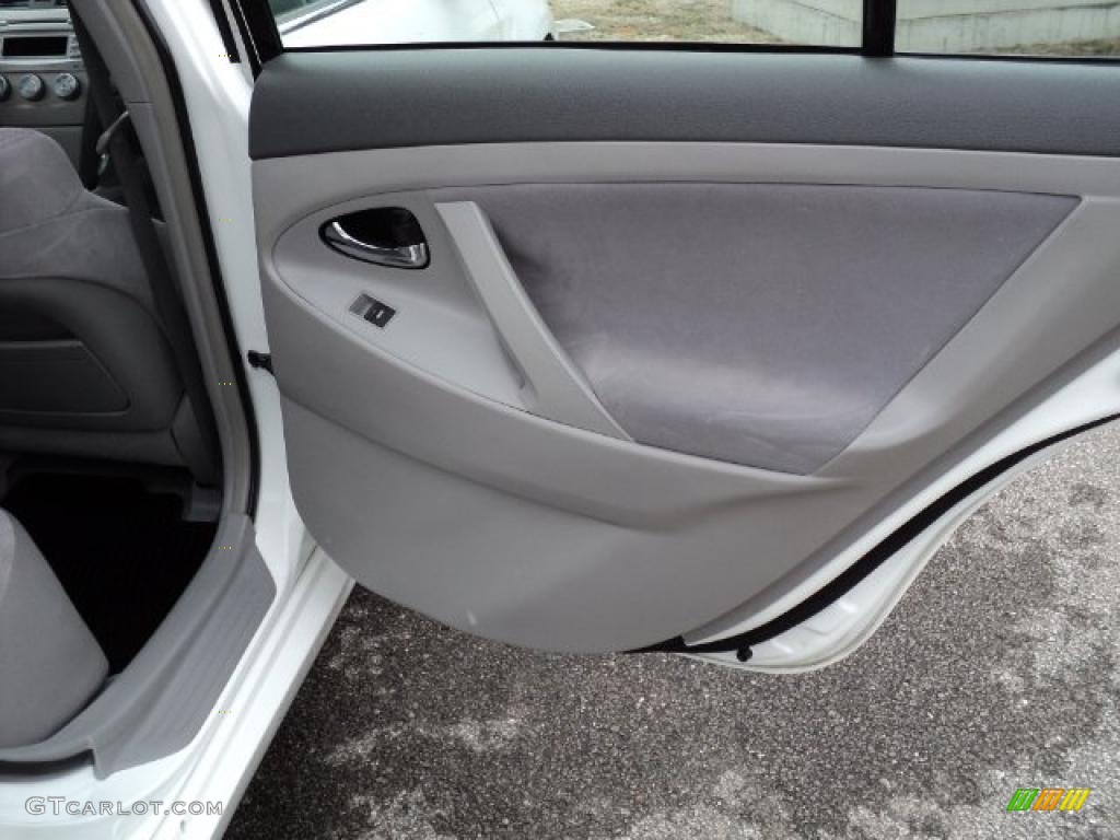 2010 Camry LE - Super White / Ash Gray photo #12