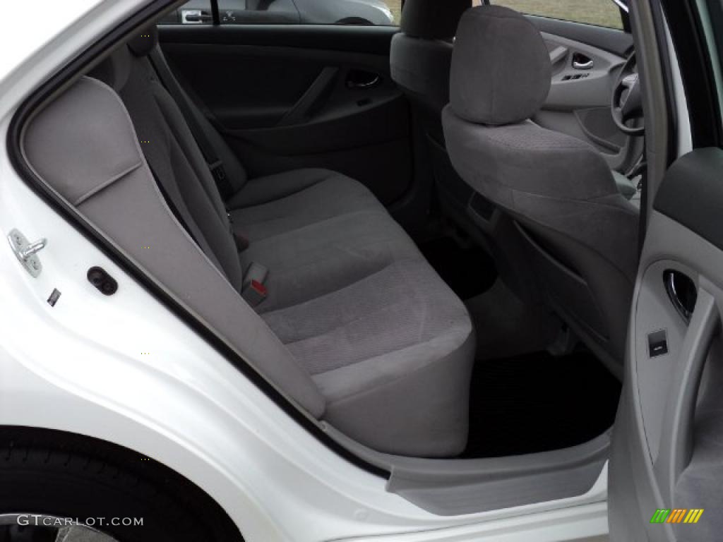 2010 Camry LE - Super White / Ash Gray photo #13