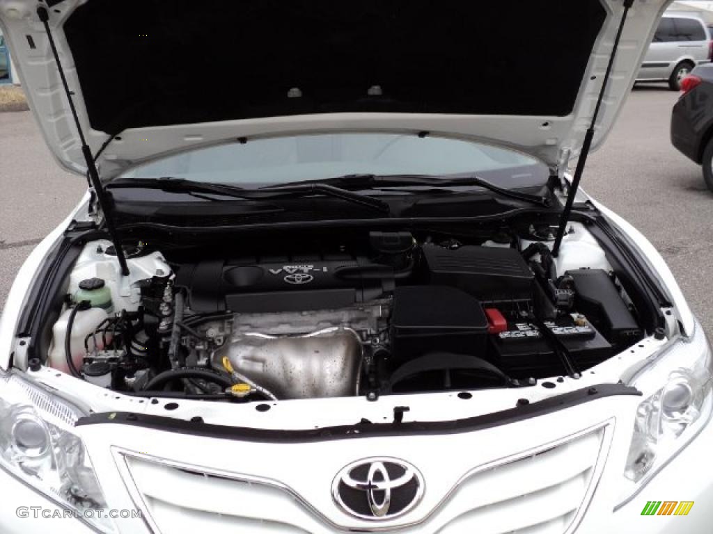 2010 Camry LE - Super White / Ash Gray photo #19
