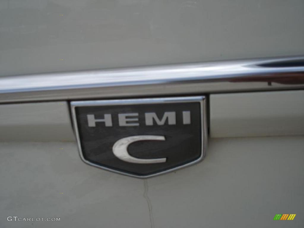 2008 300 C HEMI AWD - Stone White / Dark Khaki/Light Graystone photo #23