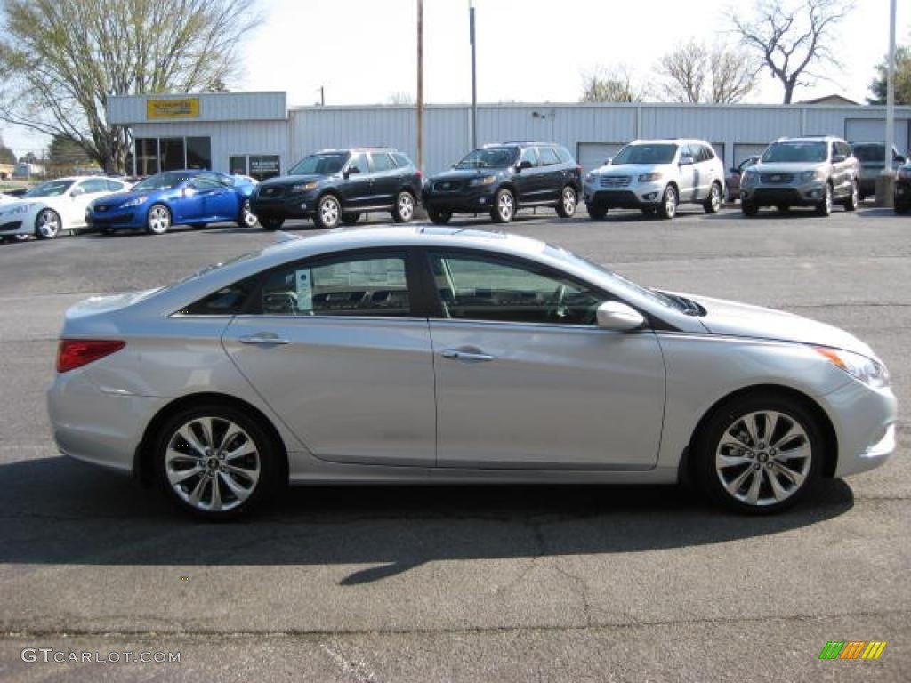 2011 Sonata SE - Radiant Silver / Gray photo #5