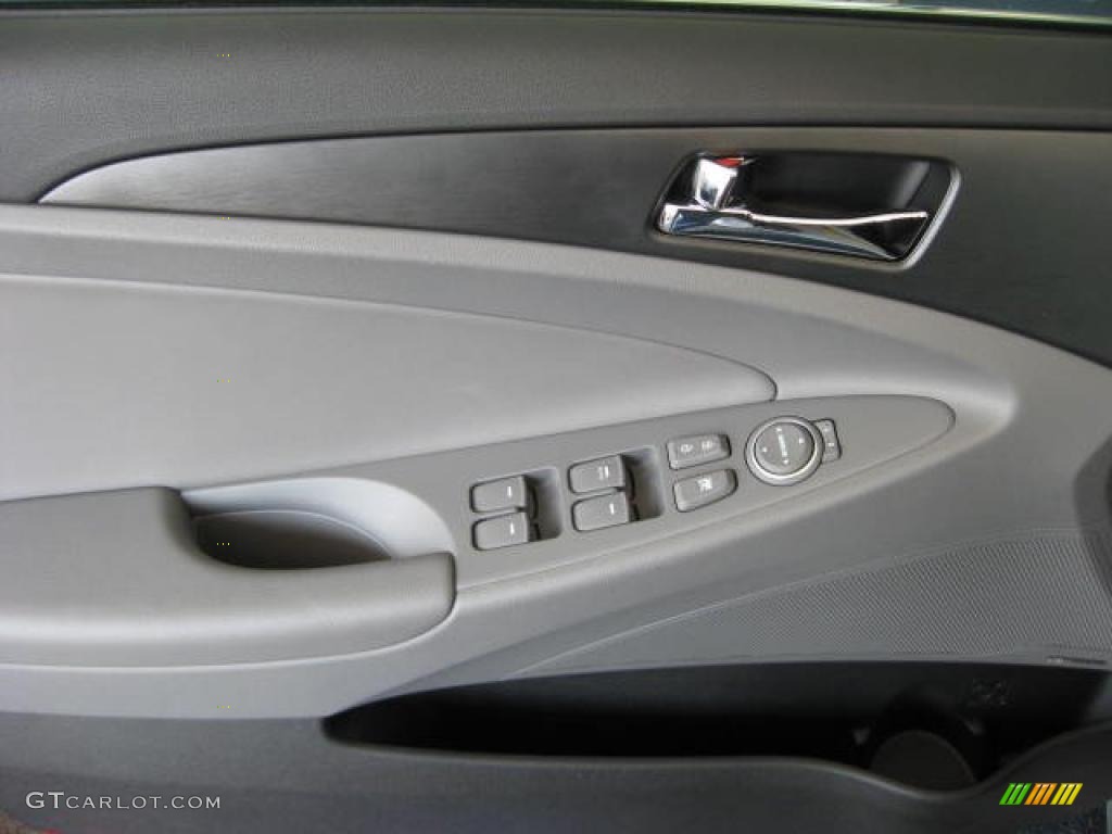 2011 Sonata SE - Radiant Silver / Gray photo #14