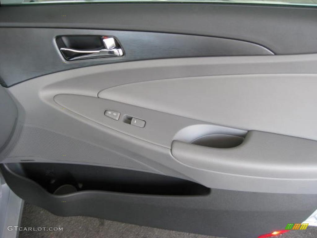 2011 Sonata SE - Radiant Silver / Gray photo #20