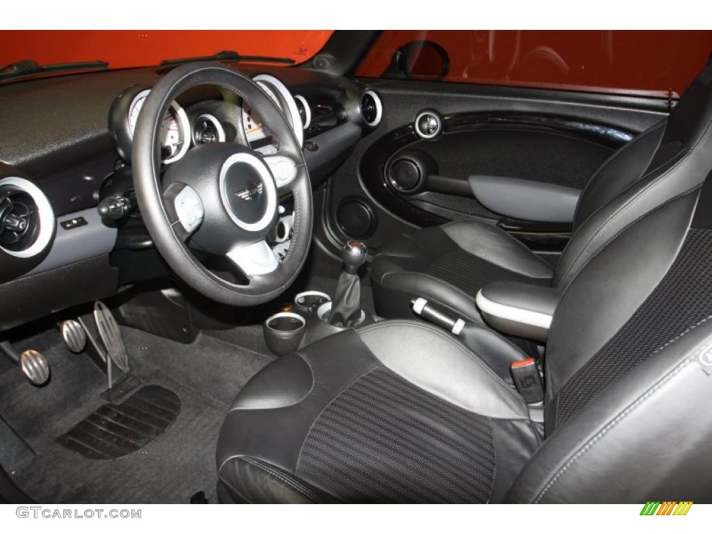 Punch Carbon Black Leather Interior 2009 Mini Cooper John Cooper Works Clubman Photo #47538152