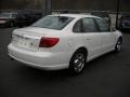 Cream White - L Series L200 Sedan Photo No. 4