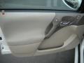 Cream White - L Series L200 Sedan Photo No. 12