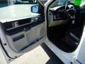 Stone White - Grand Caravan SXT Photo No. 4