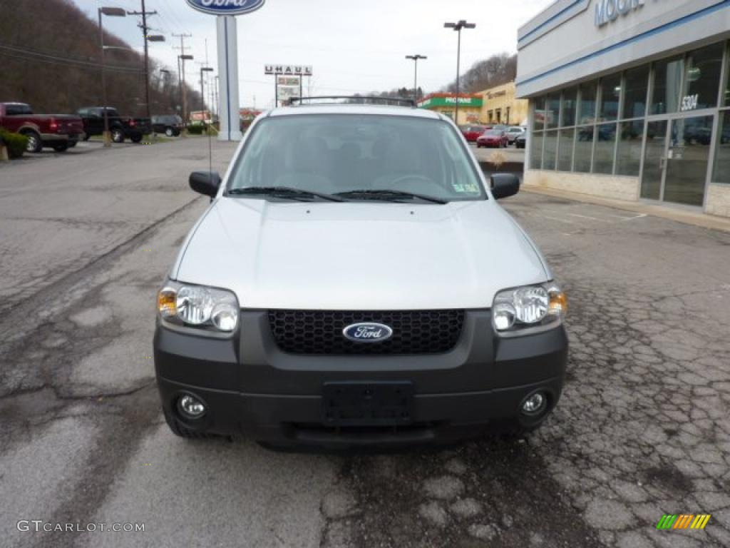 2006 Escape XLT V6 4WD - Silver Metallic / Medium/Dark Pebble photo #6