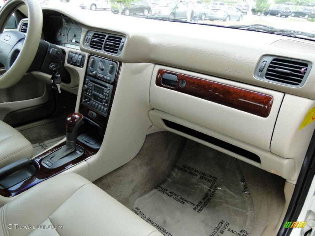 2000 S70 GLT SE - White / Light Beige photo #23
