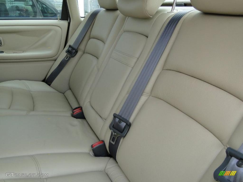 2000 S70 GLT SE - White / Light Beige photo #26