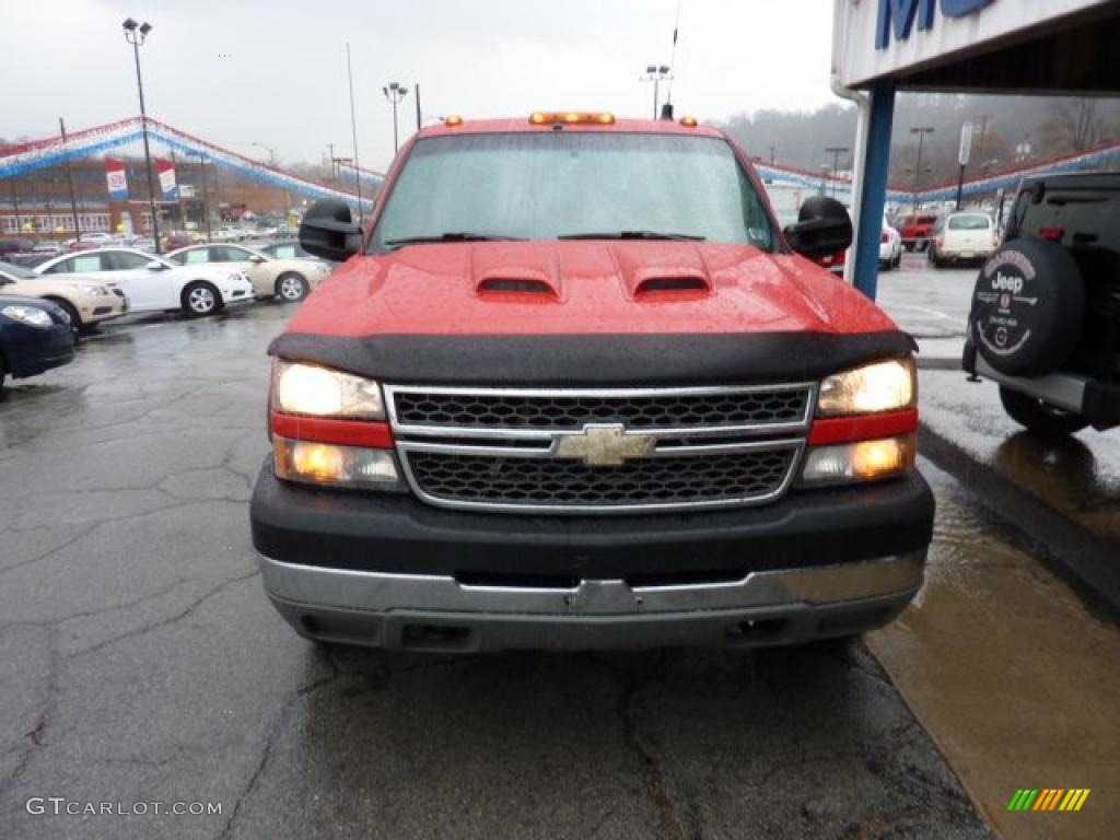 2005 Silverado 3500 LS Regular Cab 4x4 - Victory Red / Dark Charcoal photo #4