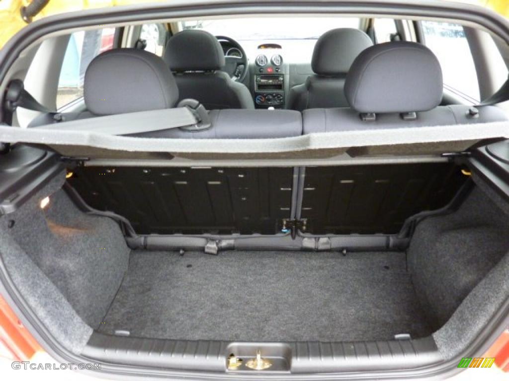 2006 Chevrolet Aveo LT Hatchback Trunk Photo #47549162