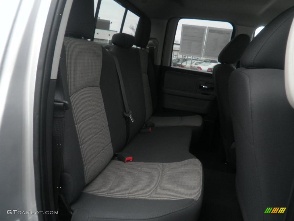 2011 Ram 1500 SLT Quad Cab 4x4 - Bright Silver Metallic / Dark Slate Gray/Medium Graystone photo #9