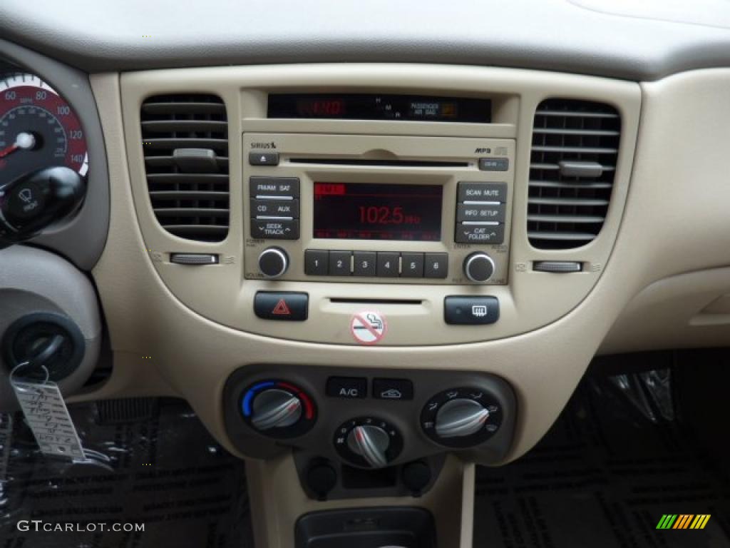 2010 Kia Rio LX Sedan Controls Photo #47550725