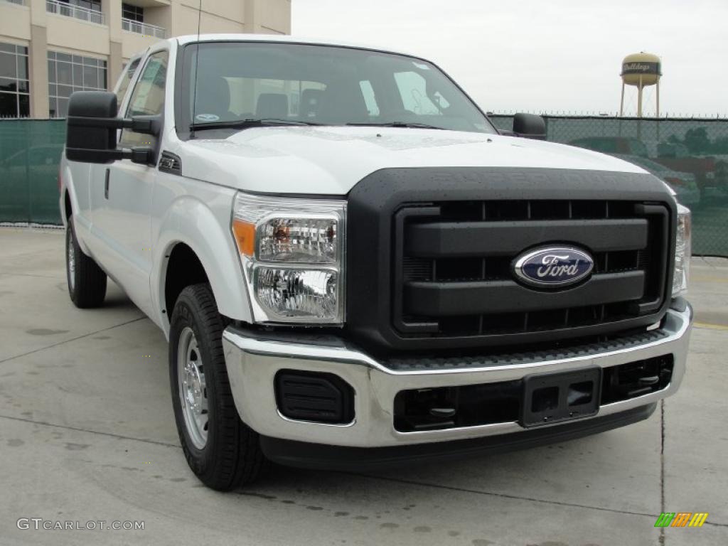 Oxford White 2011 Ford F250 Super Duty XL SuperCab Exterior Photo #47552510