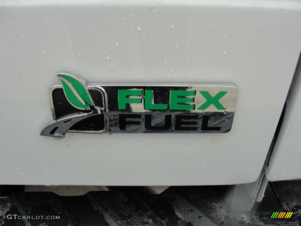 2011 Ford F250 Super Duty XL SuperCab Marks and Logos Photos